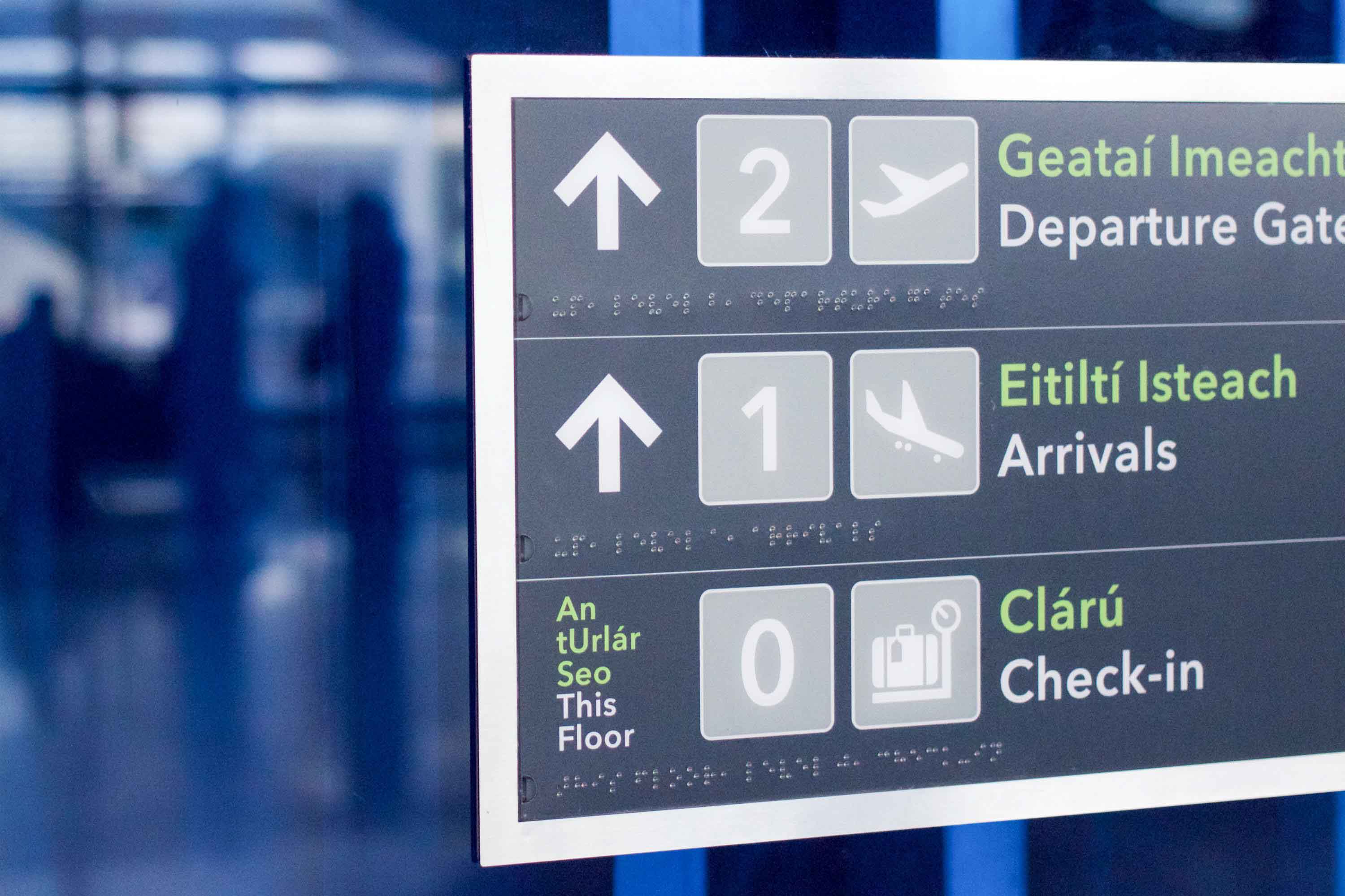 Panel de horarios aeropuerto