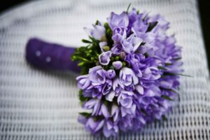 Ramo de novia violeta