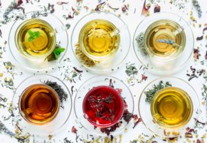 Tazas con diferentes infusiones