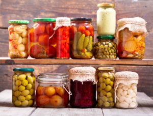 Botes con alimentos