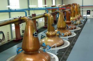 Centro de destileria de una bodega