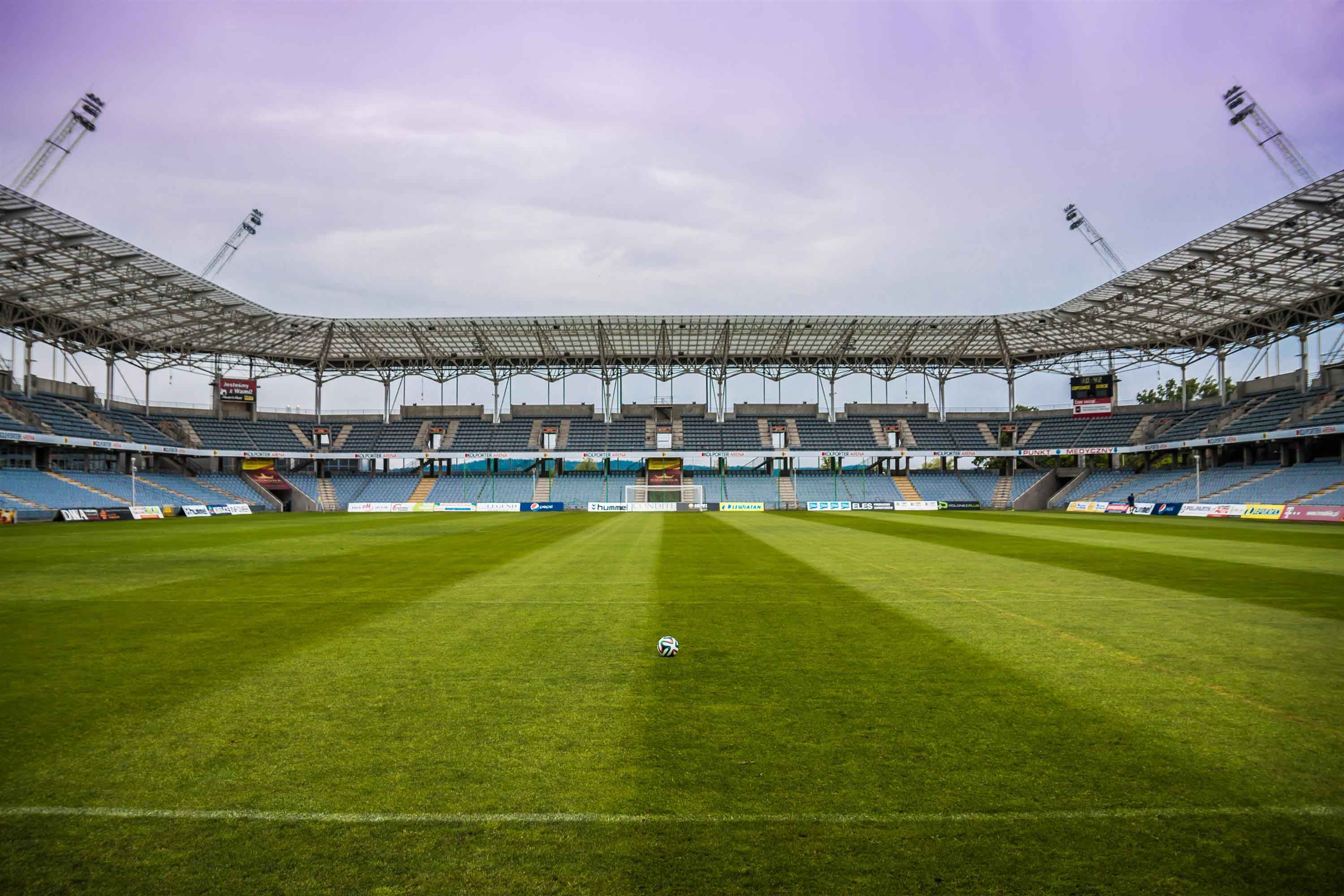 Campo de fútbol vacío