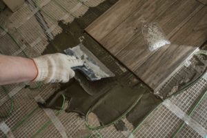 Trabajador en instalación térmica