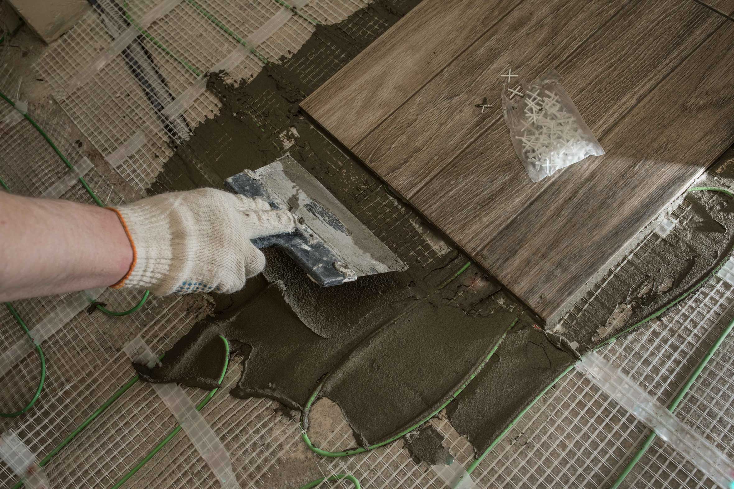 Trabajador en instalación térmica