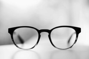 Gafas de montura negra
