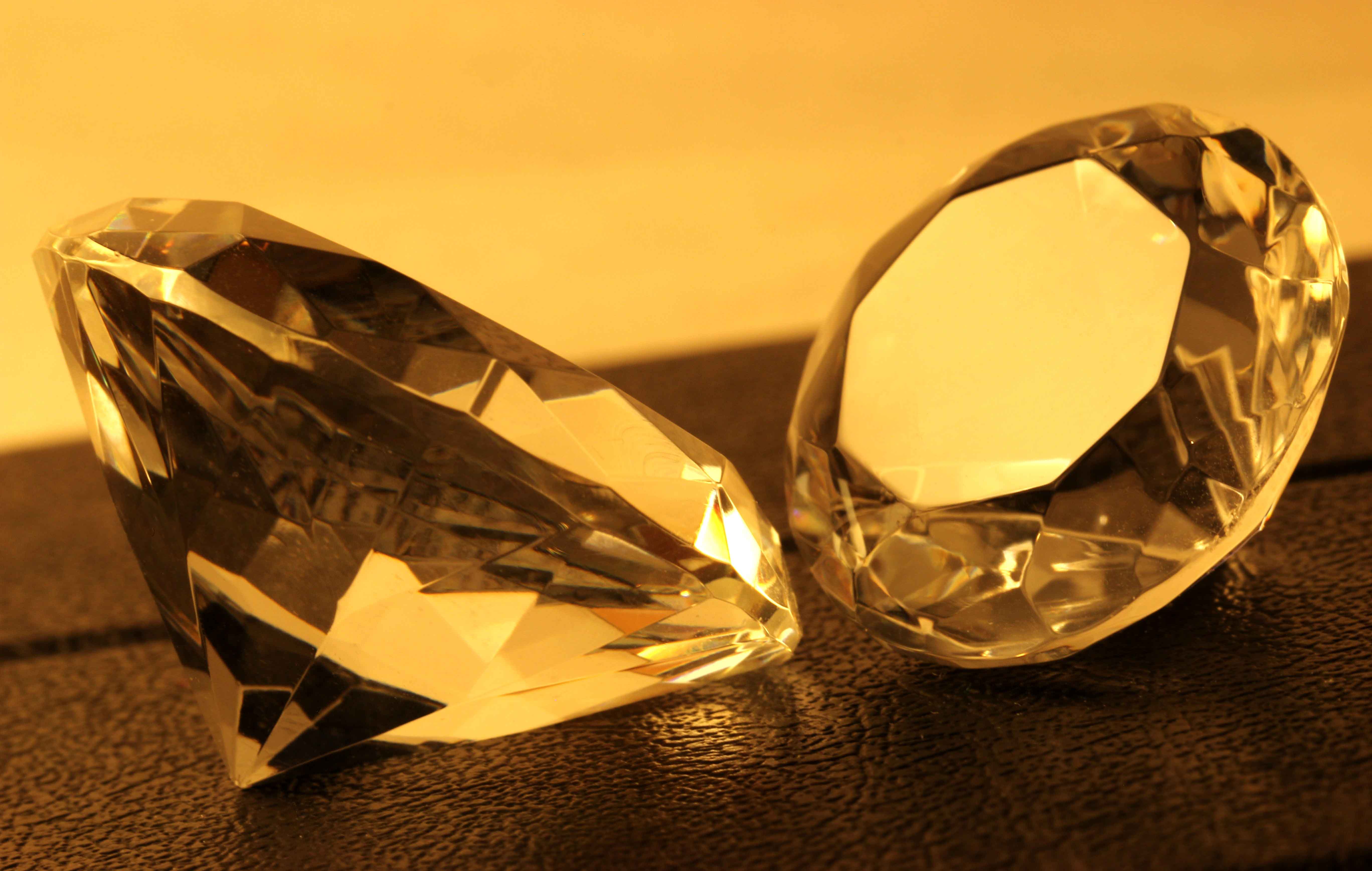 Dos diamantes