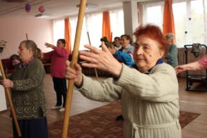 Ancianos practicando deporte